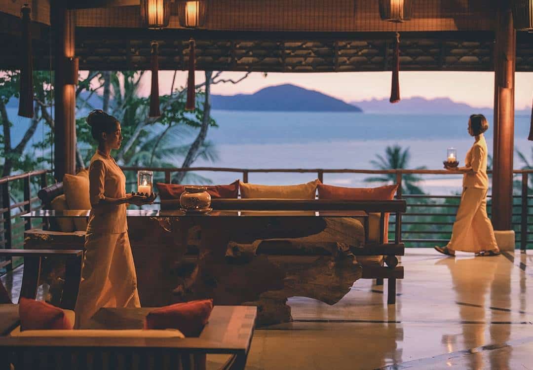Lounge Overview